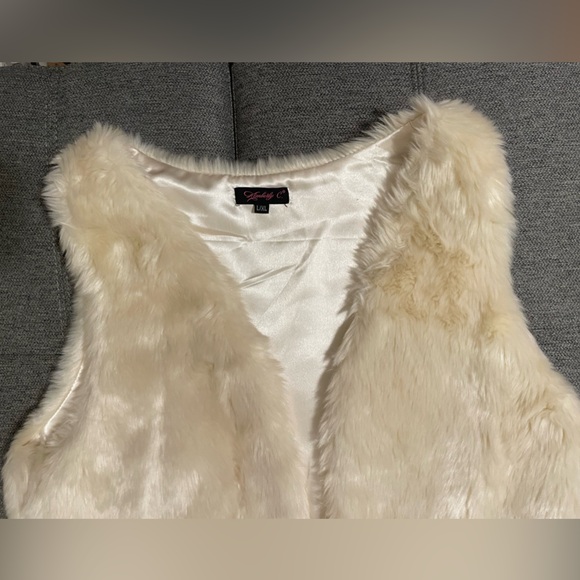 NWOT KIMBERLY C women faux fur vest - Picture 3 of 3